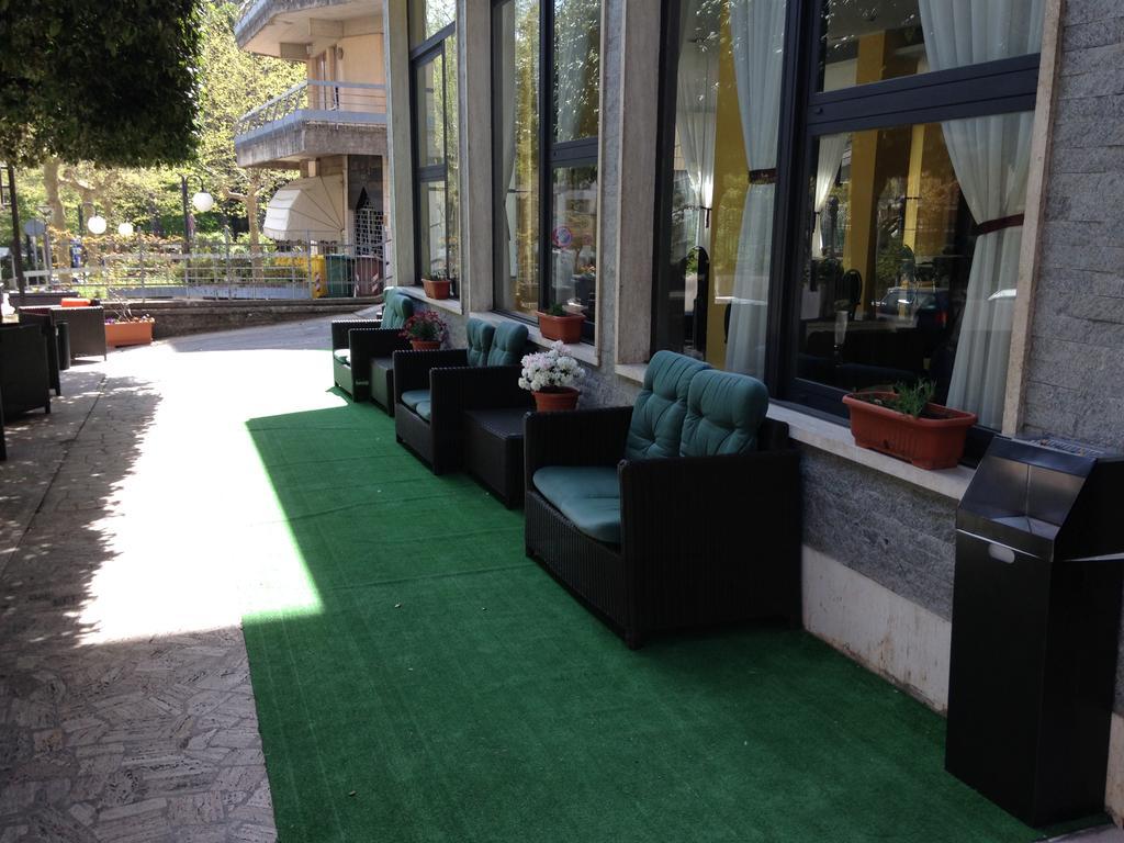 Hotel Mediterraneo 基安奇安诺泰尔梅 外观 照片