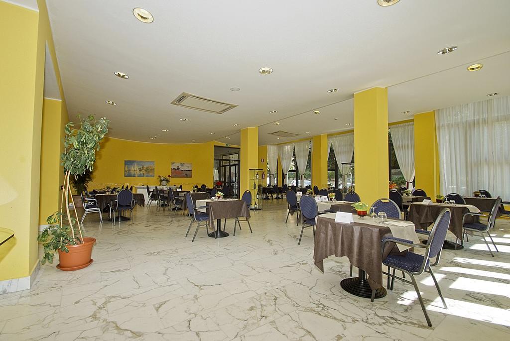 Hotel Mediterraneo 基安奇安诺泰尔梅 外观 照片