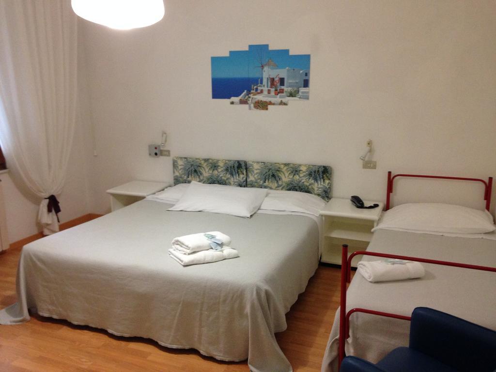 Hotel Mediterraneo 基安奇安诺泰尔梅 客房 照片