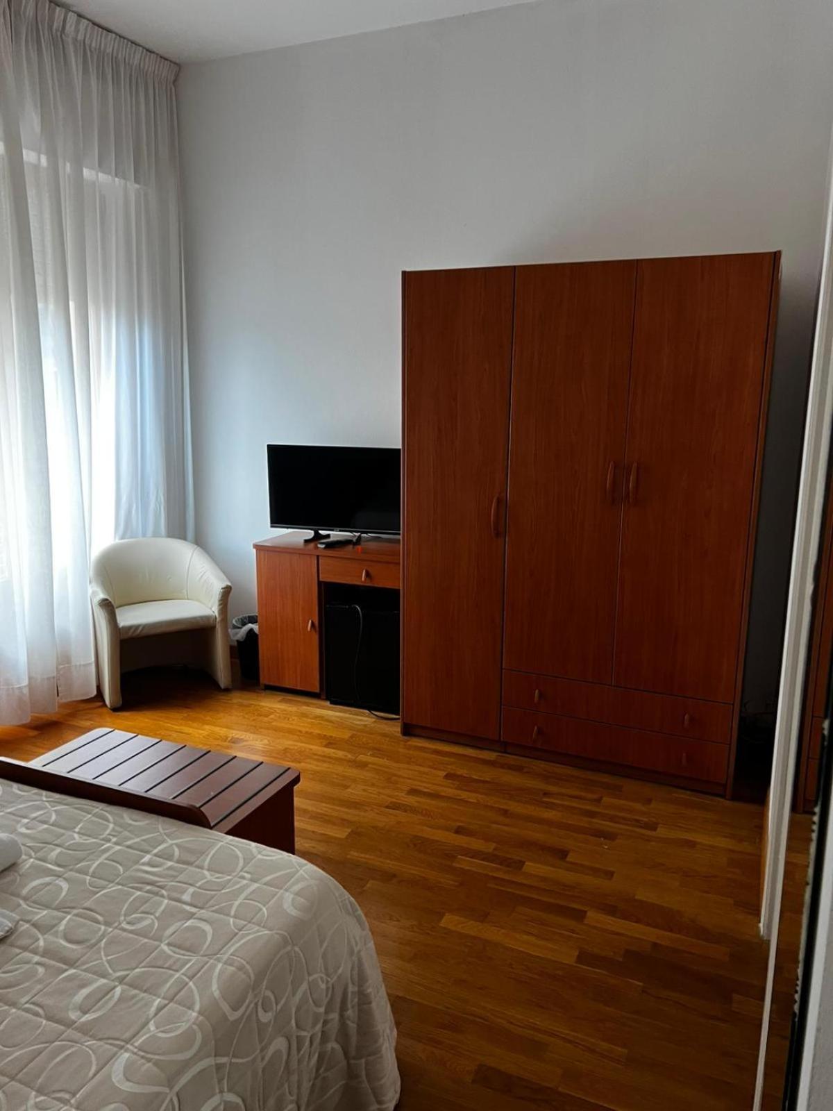 Hotel Mediterraneo 基安奇安诺泰尔梅 外观 照片